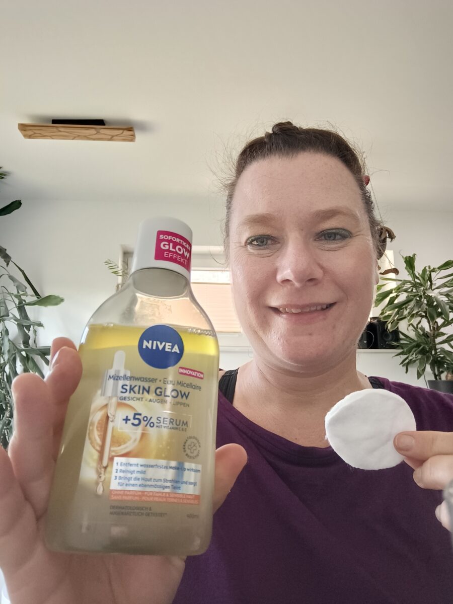 Testbericht zum Nivea Mizellenwasser Skin Glow (Nivea Botschafterinnen)