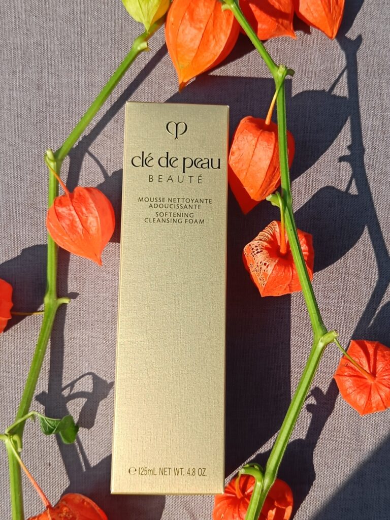 Softening Cleansing Foam von Clé de peau BEAUTÉ