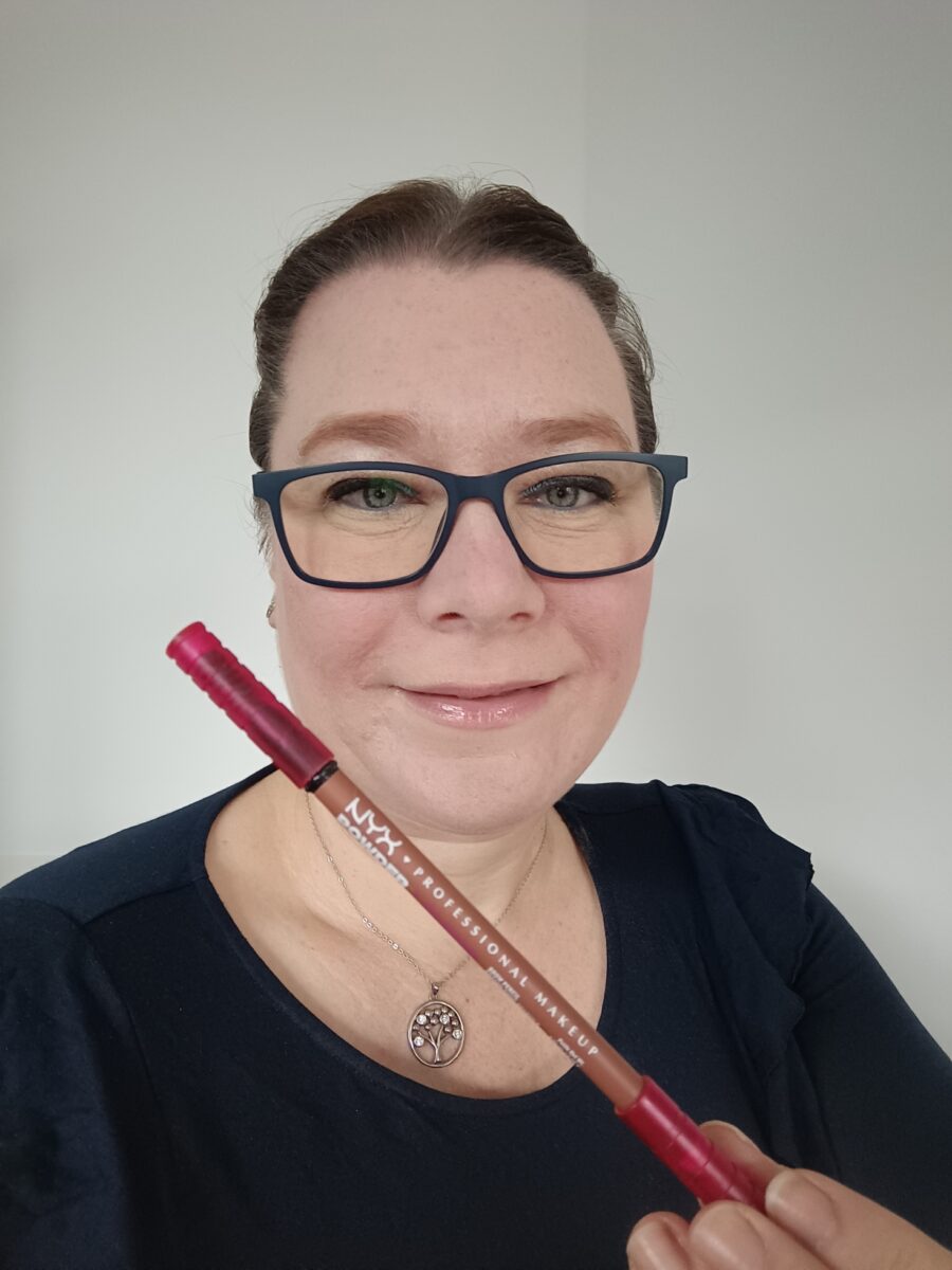 Testbericht zum Nyx Powder Louder Brow Pencil (trnd)